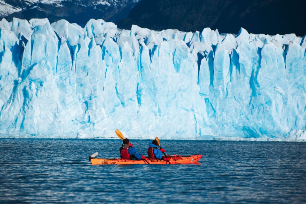 kayak tour in perito moreno glacier